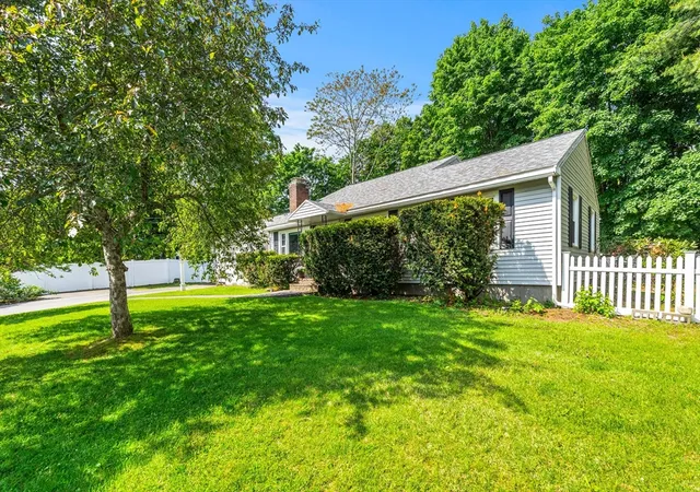 4th image of 21 Guild St, Lowell, MA 01852 | MLS# 73522414