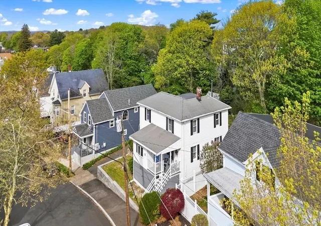 1st image of 29 Woodlawn St, Lynn, MA 01904 | MLS# 73514665