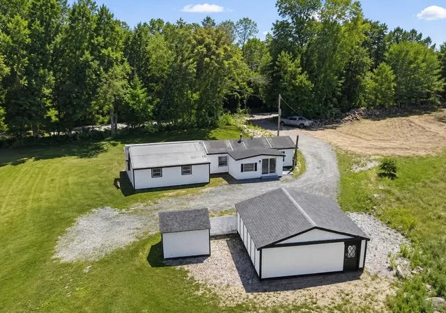 4th image of 598-600 Old Dana Rd, Barre, MA 01005 | MLS# 73552999