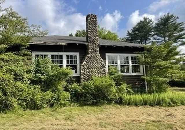 Homes for sale in North Dartmouth, MA | 349 Old Fall River Rd, North Dartmouth, MA 02747 | MLS# 73510946