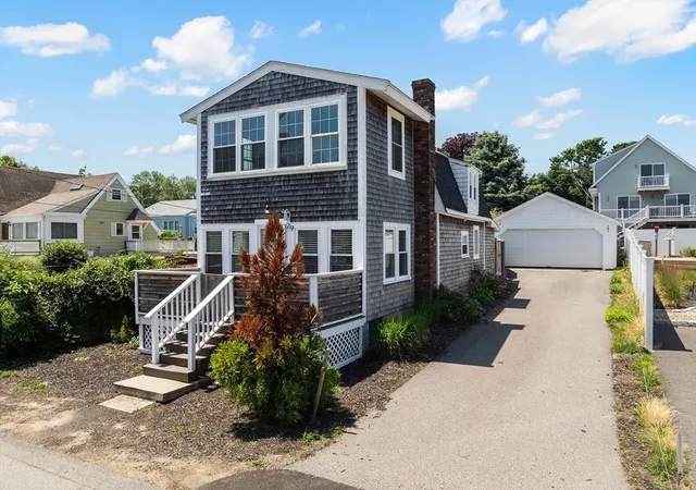 2nd image of 29 Aquidneck Ave, Portsmouth, RI 02871 | MLS# 73548787