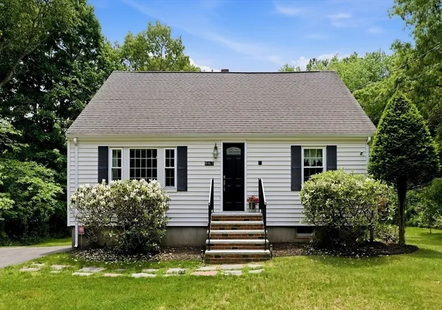 1st image of 867 Whitman St, Hanson, MA 02341 | MLS# 73537366