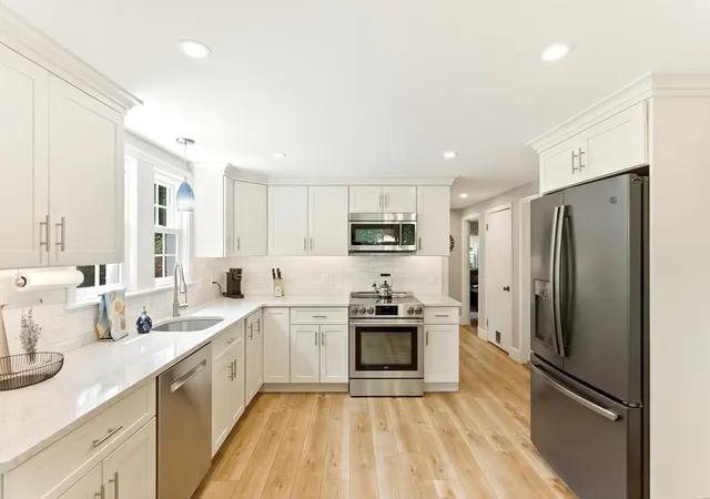 4th image of 867 Whitman St, Hanson, MA 02341 | MLS# 73537366