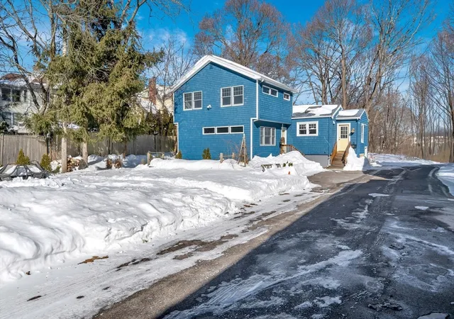 4th image of 6 Smith Ln #6, Manchester, MA 01944 | MLS# 73478236