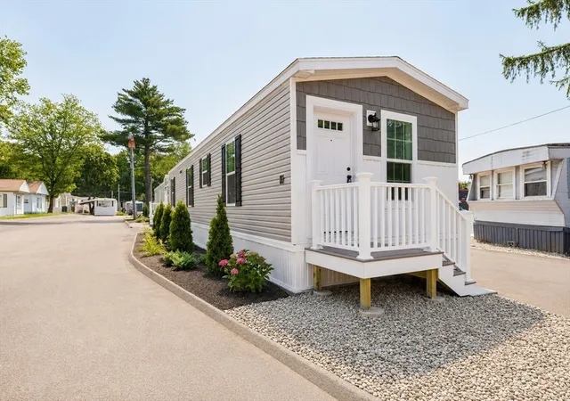 Homes for sale in Attleboro, MA | 1346 Newport Ave #A2, Attleboro, MA 02703 | MLS# 73548740