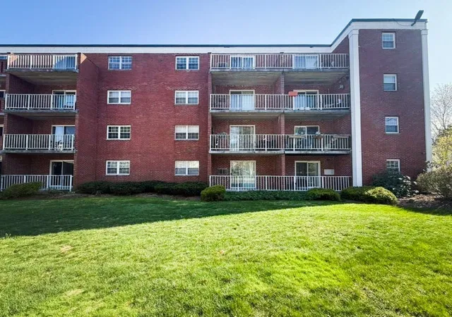 Homes for sale in South Weymouth, MA | 50 Webster St #104, South Weymouth, MA 02190 | MLS# 73508486