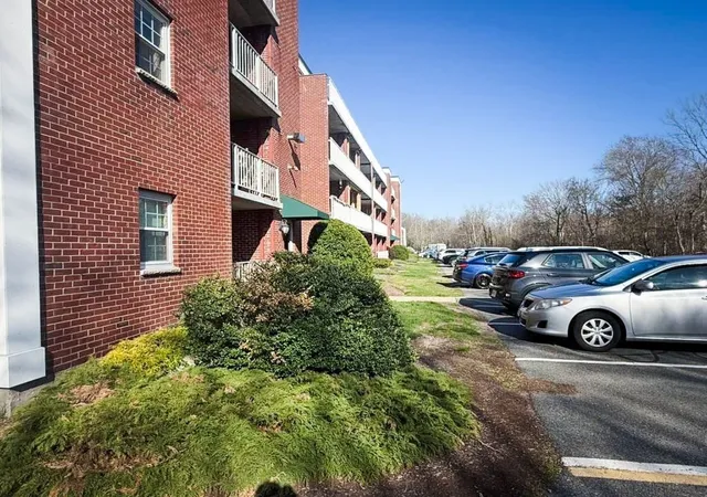 Homes for sale in South Weymouth, MA | 50 Webster St #104, South Weymouth, MA 02190 | MLS# 73508486