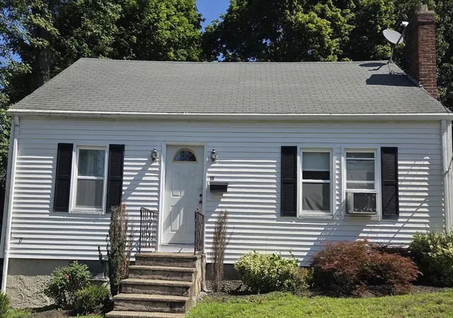 Photo 3 of Sale Pending at 10 Duke St, Swampscott, MA 01907 | MLS# 73562521 | Listing updated on 2026-09-19