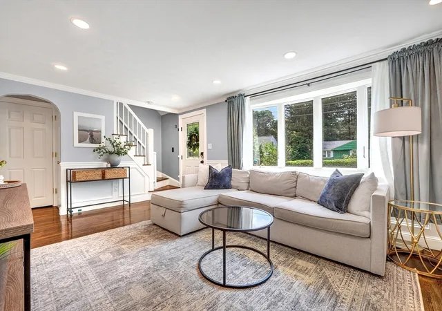 3rd image of 26 Brooksbie Rd, Bedford, MA 01730 | MLS# 73547150