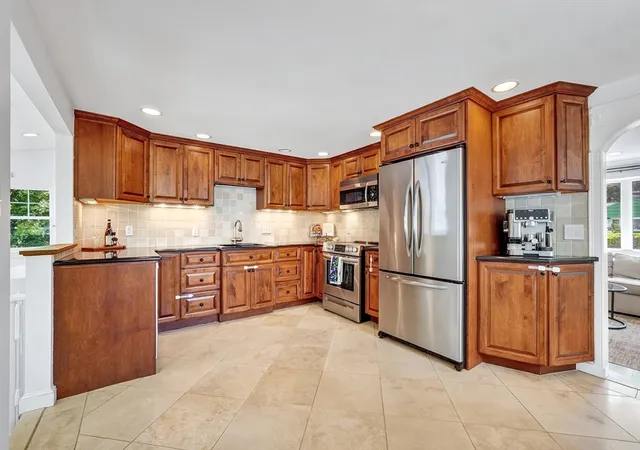 5th image of 26 Brooksbie Rd, Bedford, MA 01730 | MLS# 73547150