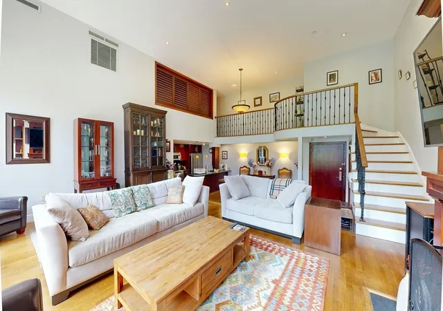 2nd image of 201 Newbury St #204, Boston, MA 02116 | MLS# 73529311