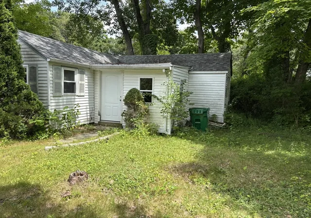 3rd image of 42 Olive St, Ashland, MA 01721 | MLS# 73560626
