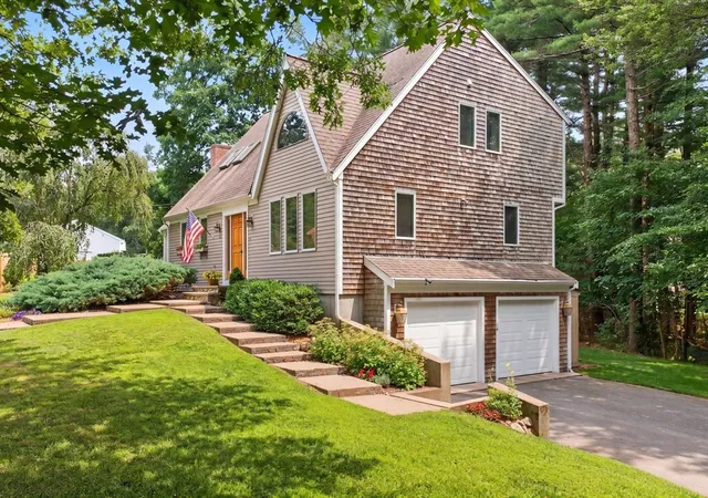 Photo 1 of Single family home for sale at 5 Acorn Ln, Mattapoisett, MA 02739 | MLS# 73551123 | Listing updated on 2026-08-20