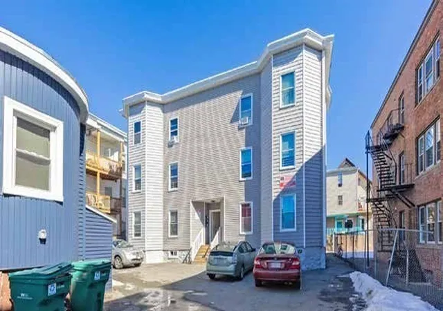 Photo 3 of Sale Pending at 190 Washington St, Lynn, MA 01902 | MLS# 73500388 | Listing updated on 2026-09-11