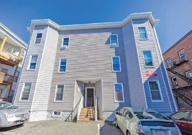 Listing Photo 5 - Condo for sale in building located at 190 Washington St, Lynn, MA 01902