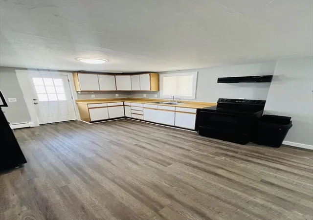 4th image of 19 Myrtle Ave, Webster, MA 01570 | MLS# 73565340