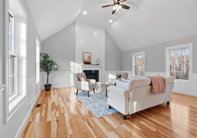 2nd image of 523 Alpine Rd #Bradley, Fitchburg, MA 01420 | MLS# 73562595