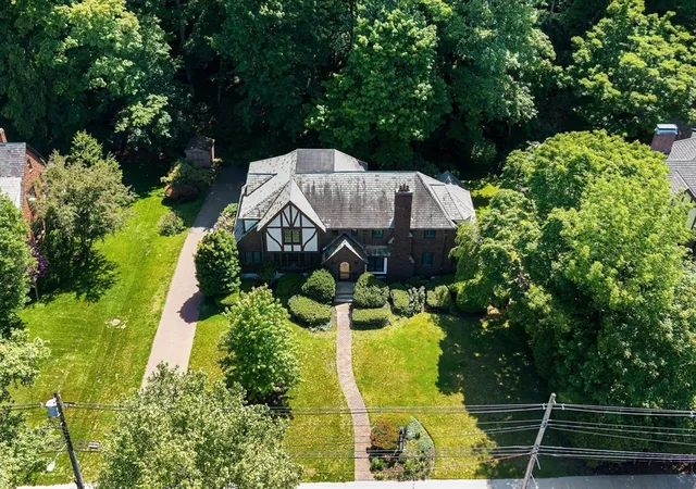 42nd image of 518 Newton St, Chestnut Hill, MA 02467 | MLS# 73529380
