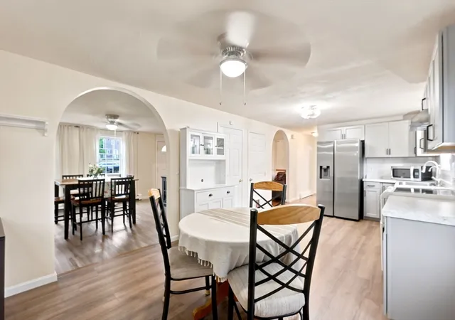 4th image of 11 Elmwood Dr, Berkley, MA 02779 | MLS# 73540844