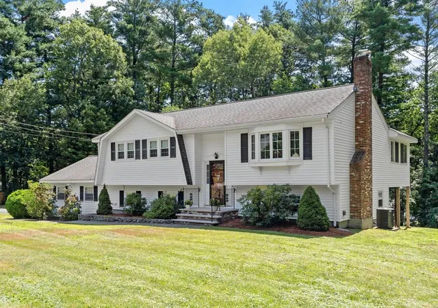 2nd image of 22 Northgate Rd, Tewksbury, MA 01876 | MLS# 73555172