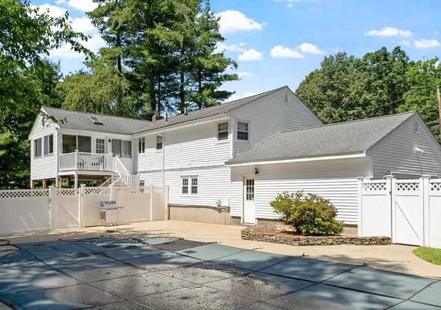 3rd image of 22 Northgate Rd, Tewksbury, MA 01876 | MLS# 73555172