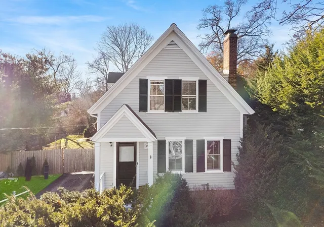 Homes for sale in Wellesley, MA | 29 Cottage St, Wellesley, MA 02482 | MLS# 73500976