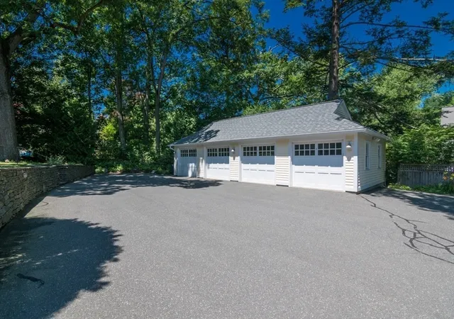 Homes for sale in Northampton, MA | 88 Round Hl Rd, Northampton, MA 01060