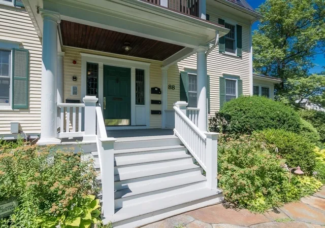 Homes for sale in Northampton, MA | 88 Round Hl Rd, Northampton, MA 01060