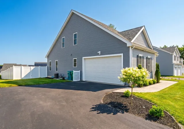 Photo 3 of Sale Pending at 208 Crownshield Ave #208, Uxbridge, MA 01569 | MLS# 73551223 | Listing updated on 2026-09-03
