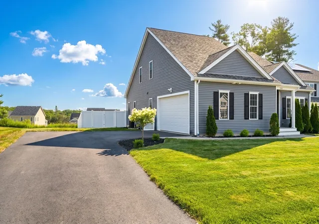 Photo 4 of Sale Pending at 208 Crownshield Ave #208, Uxbridge, MA 01569 | MLS# 73551223 | Listing updated on 2026-09-03