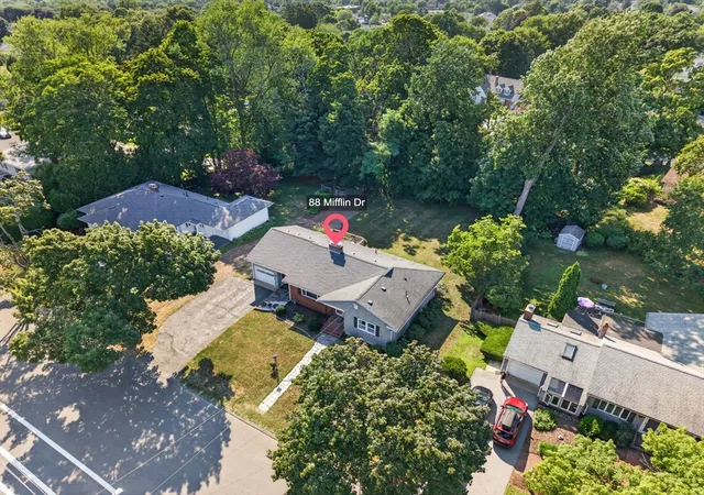 3rd image of 88 Mifflin Dr, North Andover, MA 01845 | MLS# 73556303