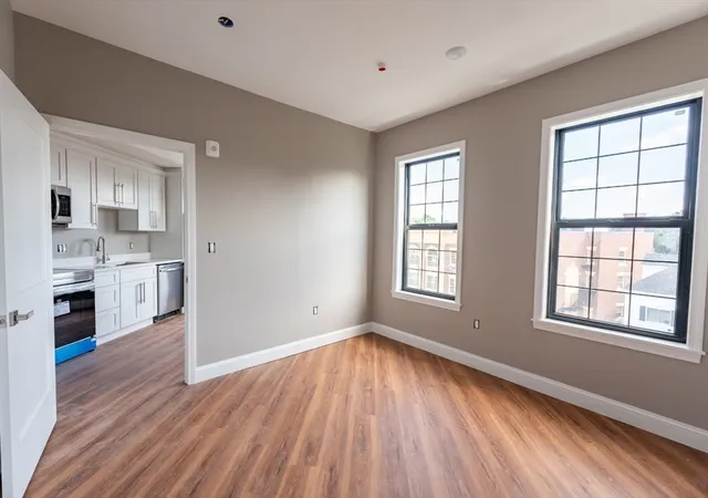 Photo 2 of Condominium at 13 Nahant St #4D, Lynn, MA 01902 | MLS# 73284103 |  | Sold on 2025-10-10