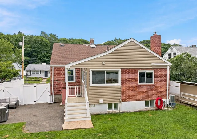 Photo 4 of Sale Pending at 32 N Mountain, Melrose, MA 02176 | MLS# 73546244 | Listing updated on 2026-09-23