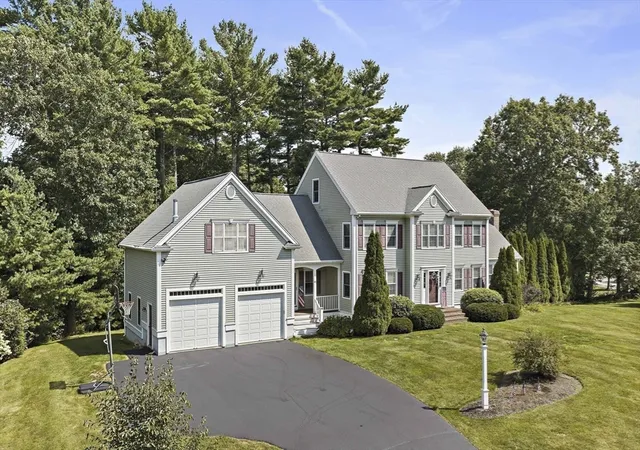 3rd image of 49 Lantern Ln, Pembroke, MA 02359 | MLS# 73566705