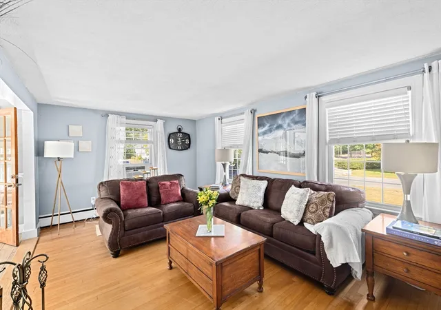 5th image of 4 Country Dr, Hingham, MA 02043 | MLS# 73559531