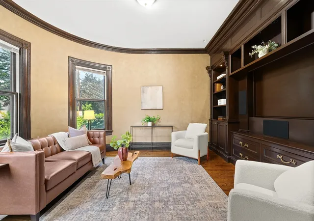 2nd image of 14 Wellington St #1, Arlington, MA 02476 | MLS# 73541308