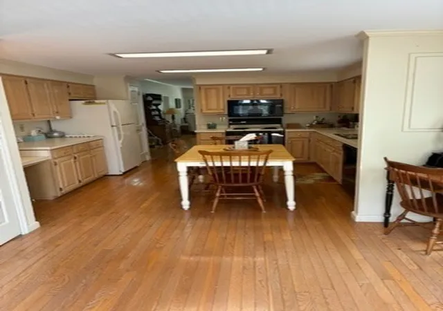 Photo 3 of Sale Pending at 3 Merlin Dr #277, Attleboro, MA 02703 | MLS# 73551590 | Listing updated on 2026-09-25