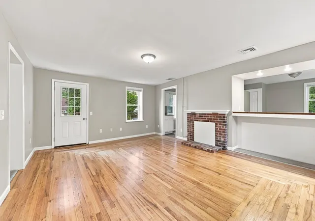 4th image of 5 Princeton St, Westfield, MA 01085 | MLS# 73557588
