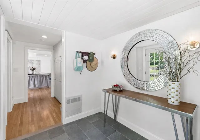 5th image of 110 Washington St, Sherborn, MA 01770 | MLS# 73537065