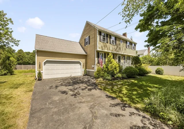 1st image of 4 Ocean Ave, Newburyport, MA 01950 | MLS# 73565395