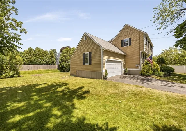 5th image of 4 Ocean Ave, Newburyport, MA 01950 | MLS# 73565395