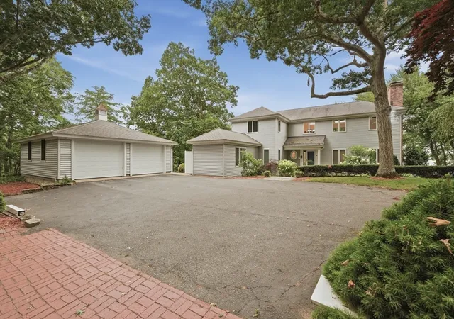 Photo 3 of Single family home for sale at 34 Shirley Point Rd, Centerville, MA 02632 | MLS# 73555357 | Listing updated on 2026-09-03