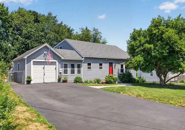 Homes for sale in Lawrence, MA | 17 Rockwood Ln, Lawrence, MA 01843 | MLS# 73546117