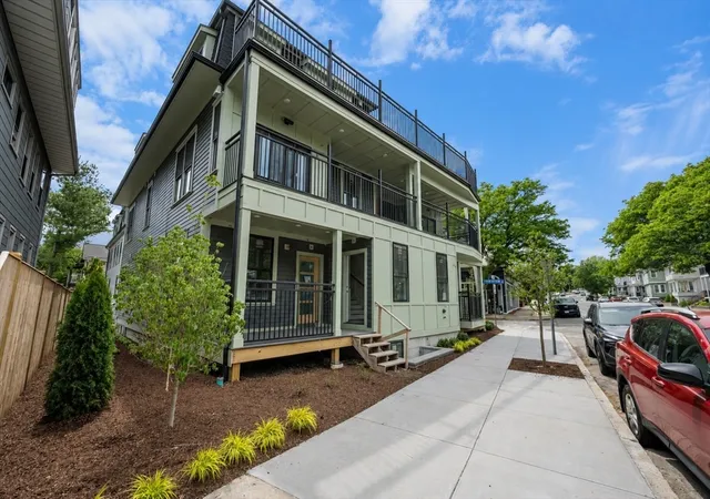 2nd image of 1006 B Broadway #B, Somerville, MA 02144 | MLS# 73552316