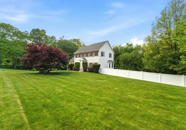 42nd image of 19 Old Farm Rd, Douglas, MA 01516 | MLS# 73526841