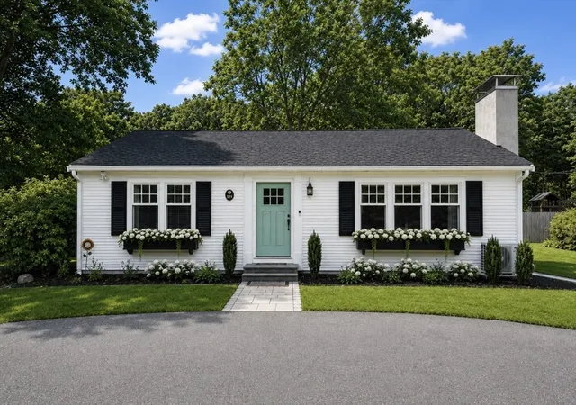 Photo 1 of Single family home for sale at 329 Swift Ave, Osterville, MA 02655 | MLS# 73570092 | Listing updated on 2026-09-04