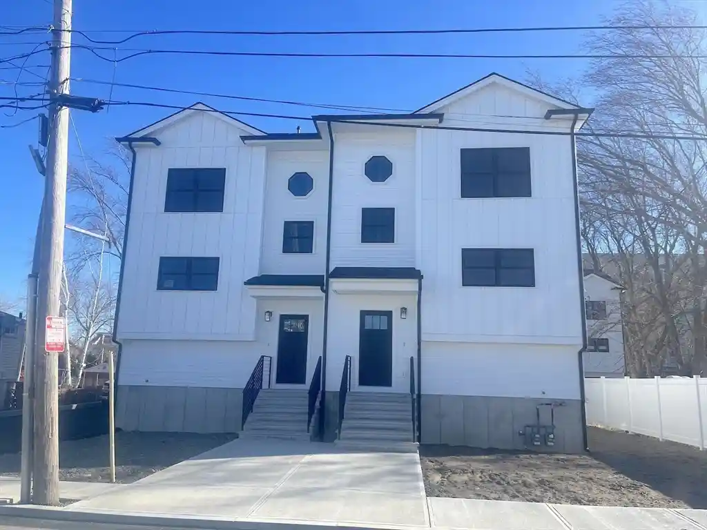 Listing Photo 2 - Condo for sale in 84 Arcadia located at 84 Arcadia, Revere, MA 02151 - Unit 84 Arcadia