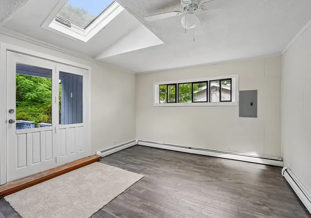 4th image of 237 Hovenden Ave, Brockton, MA 02302 | MLS# 73540398