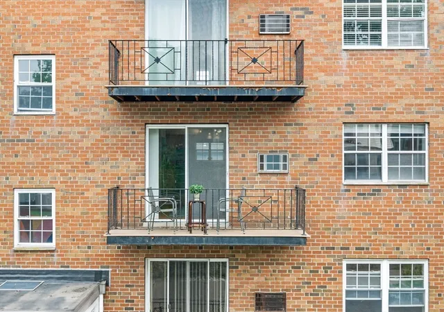 4th image of 4 Robinwood Avenue #6, Jamaica Plain, MA 02130 | MLS# 73552582