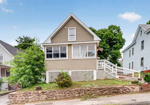 Photo 1 of Single family home for sale at 8 Gilman St, Worcester, MA 01605 | MLS# 73555022 | Listing updated on 2026-09-12